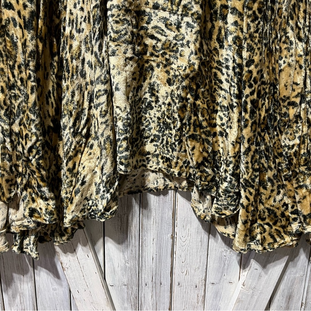 Gorgeous Skirt **Much detailed with many fabrics!!**A MUST HAVE!!!! - Picture 3 of 4